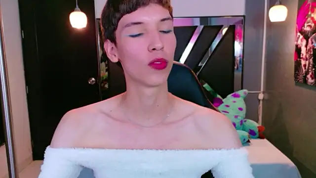 Stefany PiInk online show from April 23, 8:10 pm