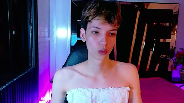 Stefany PiInk online show from April 2, 1:18 pm