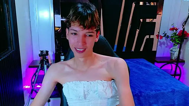 Stefany PiInk online show from April 8, 12:17 pm