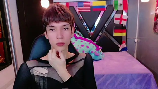 Stefany PiInk online show from June 17, 1:10 pm