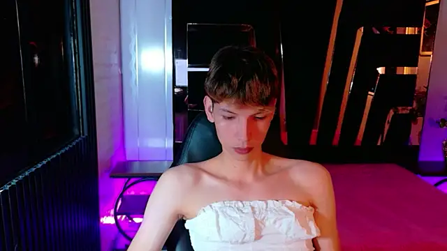 Stefany PiInk online show from April 5, 12:45 pm
