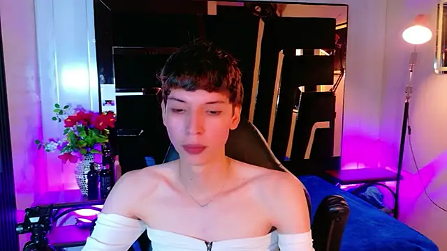 Stefany PiInk online show from May 6, 12:42 pm