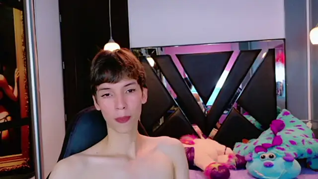 Stefany PiInk online show from June 7, 12:32 pm