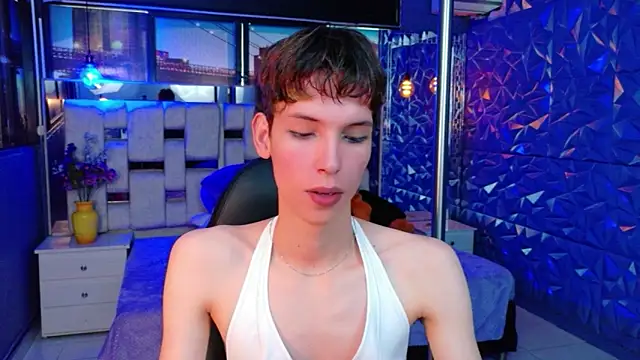 Stefany PiInk online show from May 9, 12:30 pm
