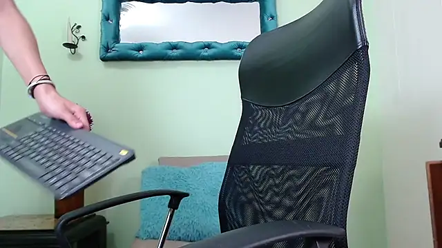 ChalonVera online show from March 28, 7:26 pm