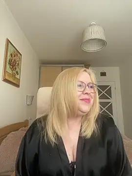 JanieLight53 online show from April 25, 1:14 pm