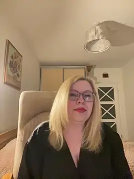 JanieLight53 online show from May 10, 6:10 pm