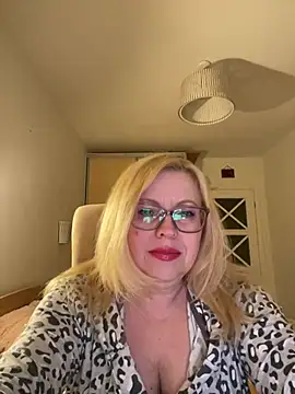 JanieLight53 online show from June 2, 10:10 pm