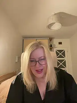 JanieLight53 online show from May 23, 7:24 pm