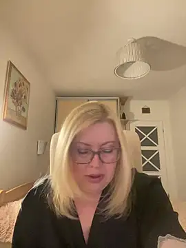 JanieLight53 online show from April 14, 7:08 pm