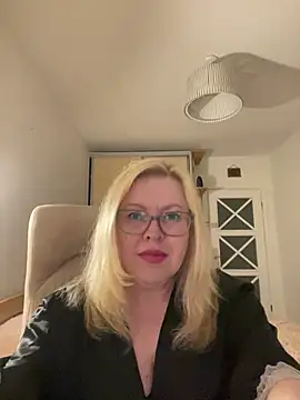 JanieLight53 online show from June 7, 9:09 pm