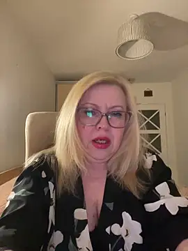 JanieLight53 online show from June 1, 7:35 pm