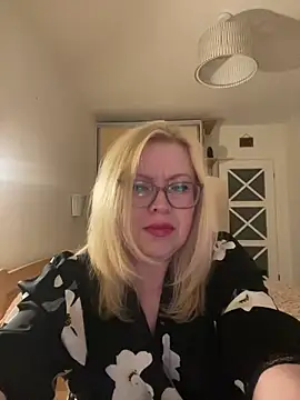 JanieLight53 online show from May 30, 10:59 pm