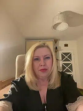 JanieLight53 online show from June 15, 9:03 pm
