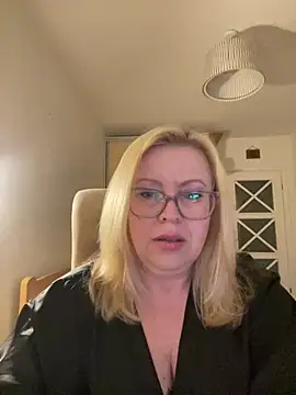 JanieLight53 online show from June 25, 7:08 pm