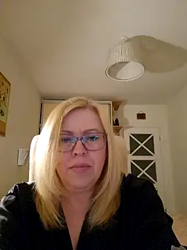 JanieLight53 online show from April 13, 5:39 pm