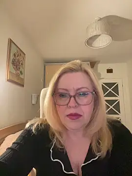 JanieLight53 online show from April 21, 9:54 pm