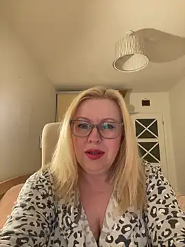 JanieLight53 online show from June 6, 8:03 pm
