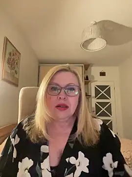 JanieLight53 online show from May 2, 7:52 pm