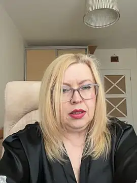 JanieLight53 online show from April 23, 3:46 pm