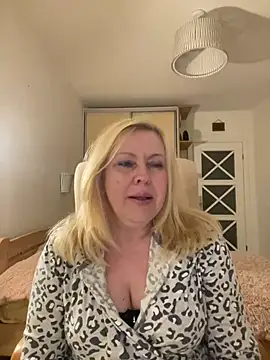 JanieLight53 online show from June 16, 9:48 pm