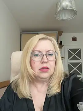 JanieLight53 online show from June 10, 4:41 pm