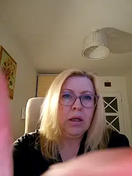 JanieLight53 online show from April 12, 5:05 pm