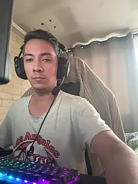 Cr1sXPorn online show from March 20, 6:42 pm