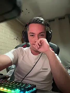 Cr1sXPorn online show from March 8, 3:32 am