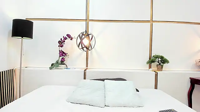 BrendaCantorel online show from March 23, 12:05 pm