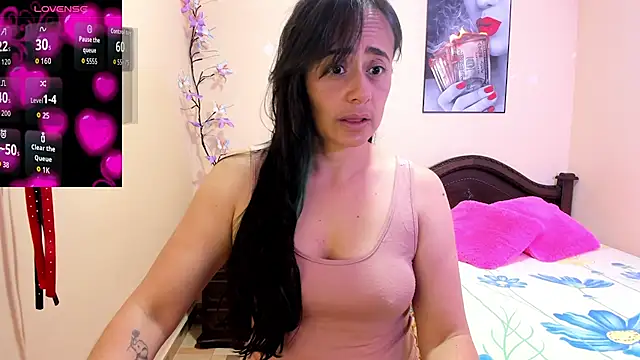 Snapshot of sara_florez12 chatting on July 22, 11:01 am sara florez12 online show from July 22, 11:01 am