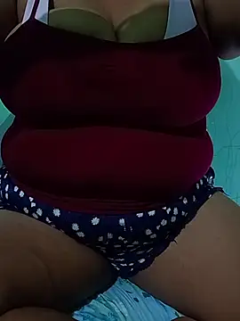 latina bigtitss online show from March 15, 3:24 am