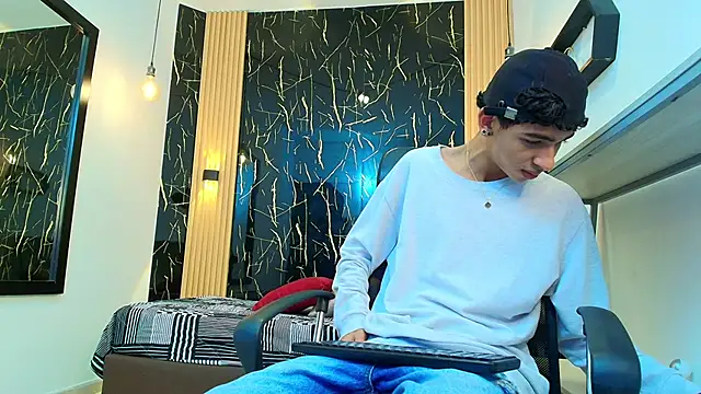 ValeriHot 1 online show from April 18, 3:31 am