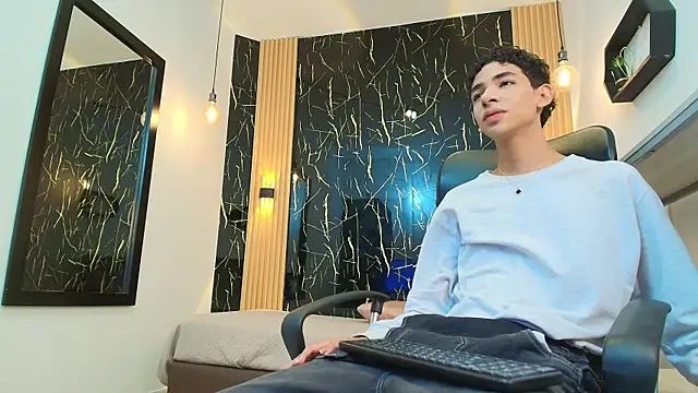 ValeriHot 1 online show from April 13, 2:48 am