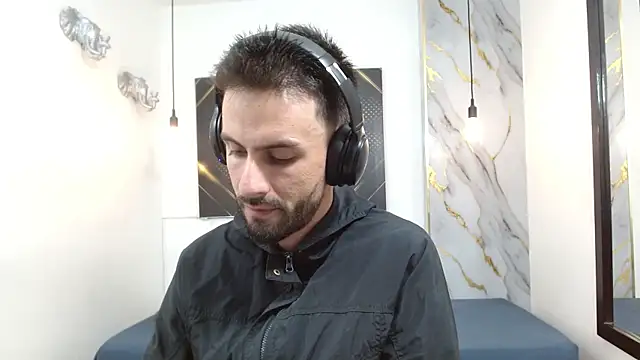 KingOfTemptation online show from April 8, 3:30 am