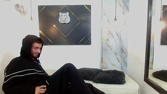 KingOfTemptation online show from April 22, 3:35 am