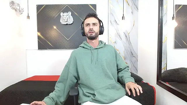 KingOfTemptation online show from April 6, 3:24 am