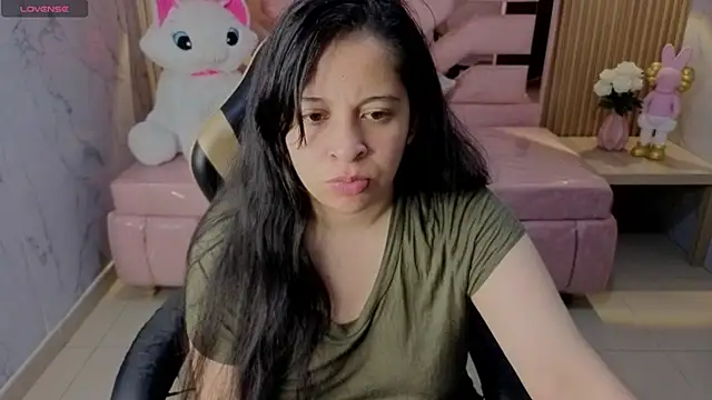 Snapshot of sara_tellez_s chatting on June 28, 3:24 am sara tellez s online show from June 28, 3:24 am