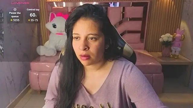 Snapshot of sara_tellez_s chatting on June 18, 3:05 am sara tellez s online show from June 18, 3:05 am