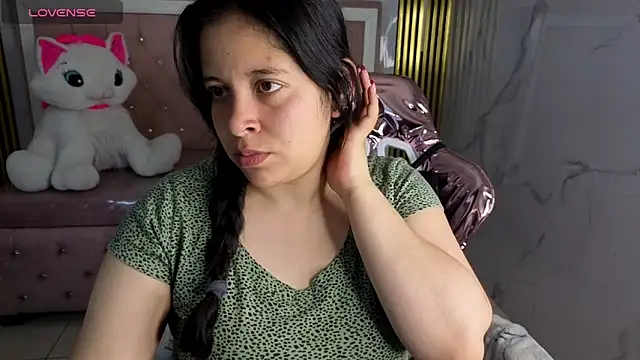 sara tellez s online show from June 5, 3:11 am