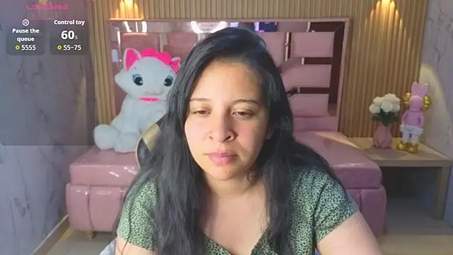 Snapshot of sara_tellez_s chatting on June 17, 3:17 am sara tellez s online show from June 17, 3:17 am