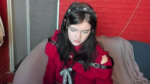 EsterTwilight online show from April 10, 3:52 pm