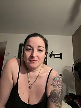 naturalboobsF online show from April 4, 5:36 am