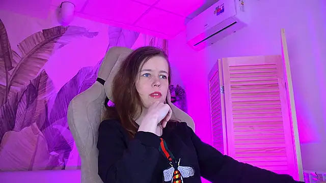 AriaGracen online show from April 23, 5:47 am