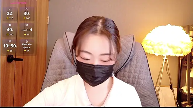 Berry Chuu online show from March 19, 5:13 pm