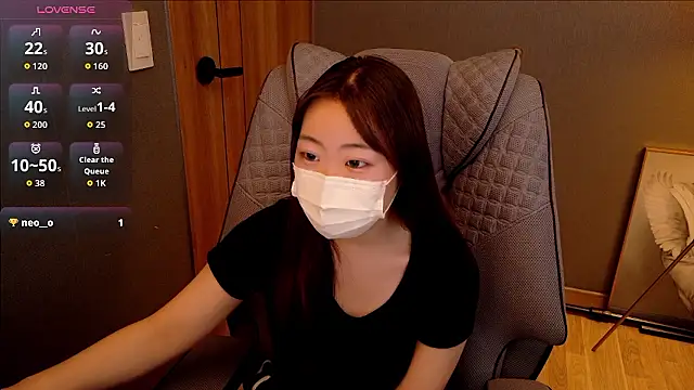 Berry Chuu online show from April 5, 11:17 am