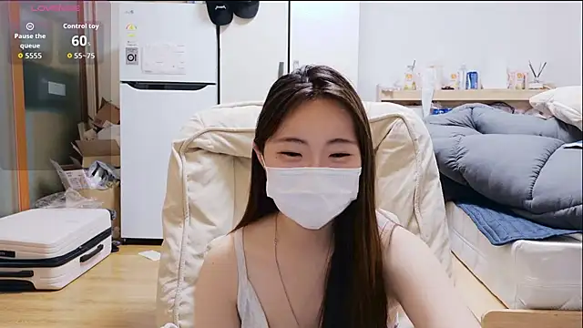 Berry Chuu online show from May 21, 11:29 am