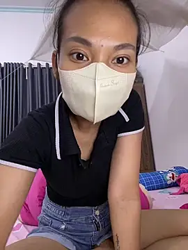 -Lilyn- online show from March 19, 4:34 am