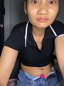 -Lilyn- online show from April 2, 6:14 pm