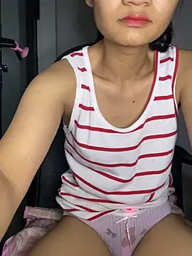 -Lilyn- online show from April 5, 6:14 pm